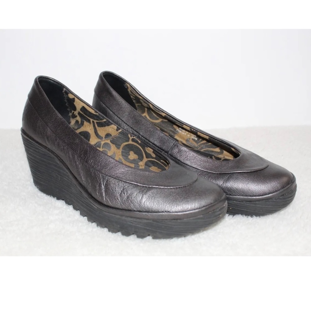 Fly London Yoko Leather Wedge Pump, Sz EU 41